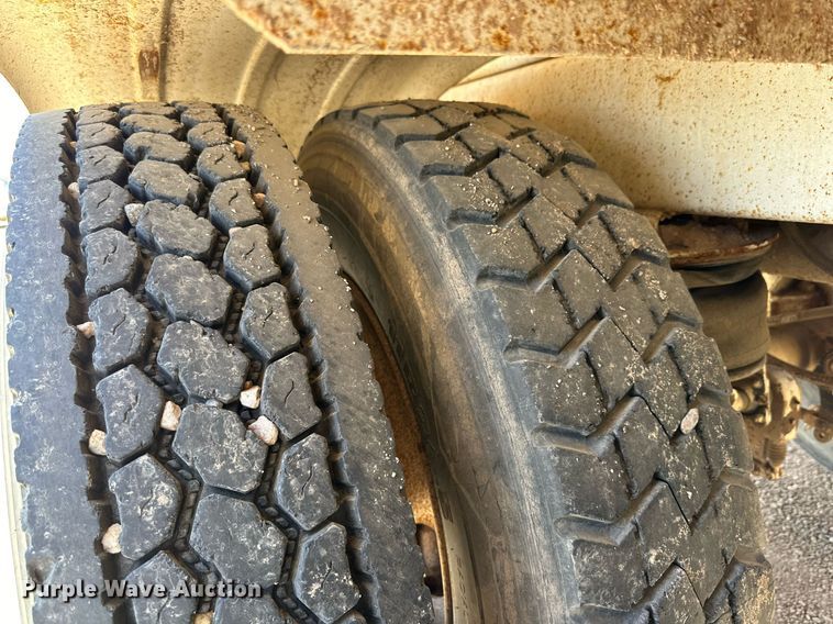 image for item DD3276 2013 Enerfab tank trailer