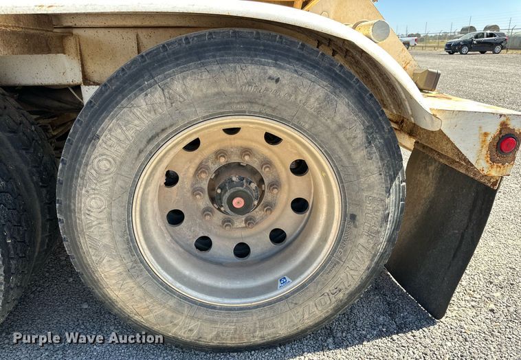 image for item DD3276 2013 Enerfab tank trailer