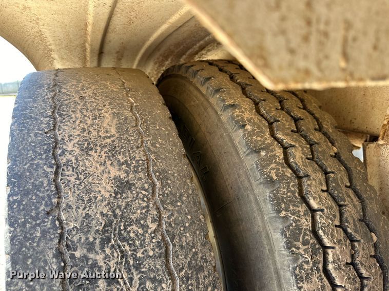 image for item DD3276 2013 Enerfab tank trailer