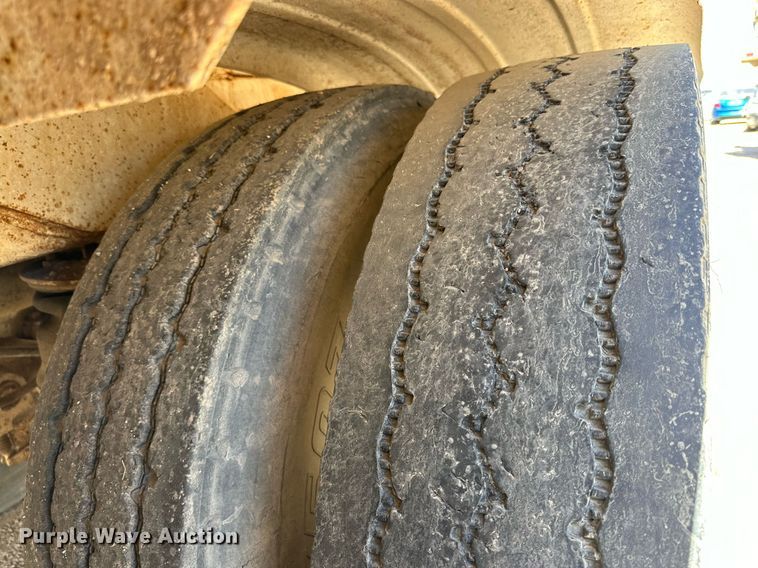 image for item DD3276 2013 Enerfab tank trailer