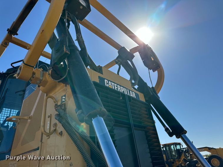 image for item DD3277 2013 Caterpillar D6T XL dozer