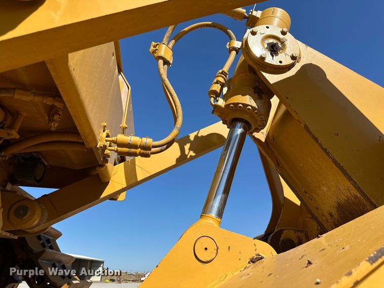 image for item DD3277 2013 Caterpillar D6T XL dozer