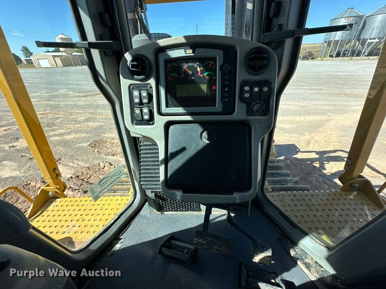 image for item DD3277 2013 Caterpillar D6T XL dozer