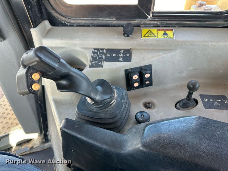 image for item DD3277 2013 Caterpillar D6T XL dozer