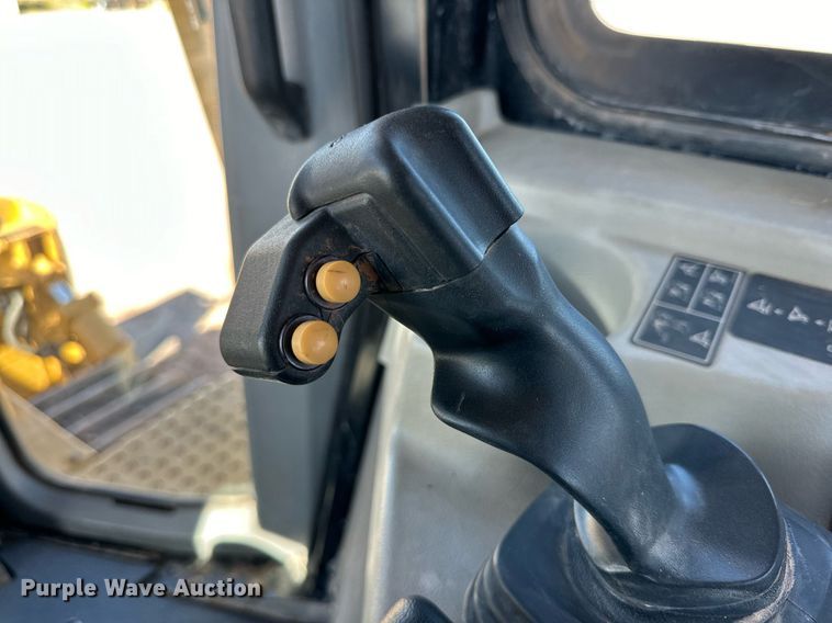 image for item DD3277 2013 Caterpillar D6T XL dozer