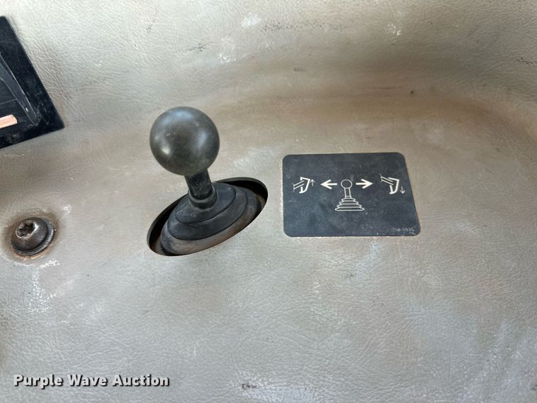 image for item DD3277 2013 Caterpillar D6T XL dozer