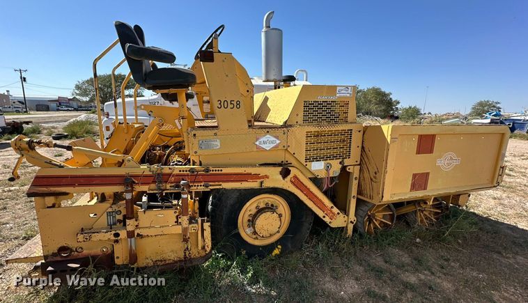 image for item DD3295 1996 Blaw Knox PF-161 paver