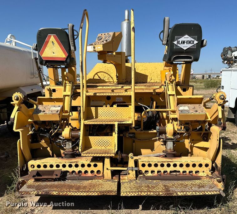 image for item DD3295 1996 Blaw Knox PF-161 paver