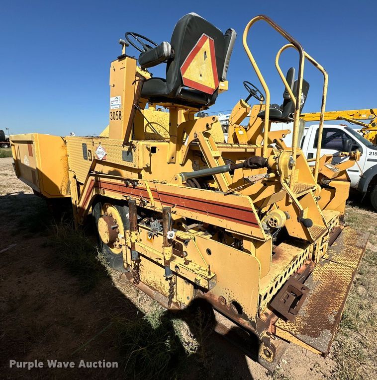 image for item DD3295 1996 Blaw Knox PF-161 paver