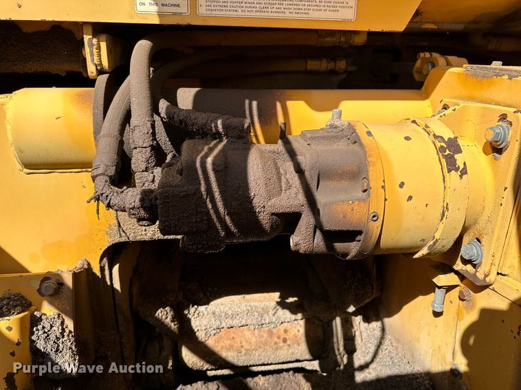 image for item DD3295 1996 Blaw Knox PF-161 paver