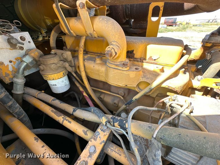 image for item DD3295 1996 Blaw Knox PF-161 paver