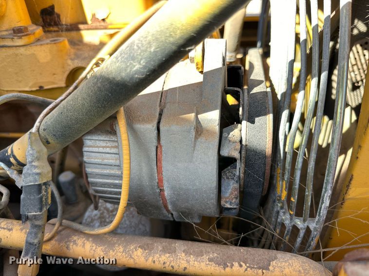 image for item DD3295 1996 Blaw Knox PF-161 paver