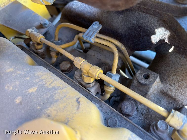 image for item DD3295 1996 Blaw Knox PF-161 paver