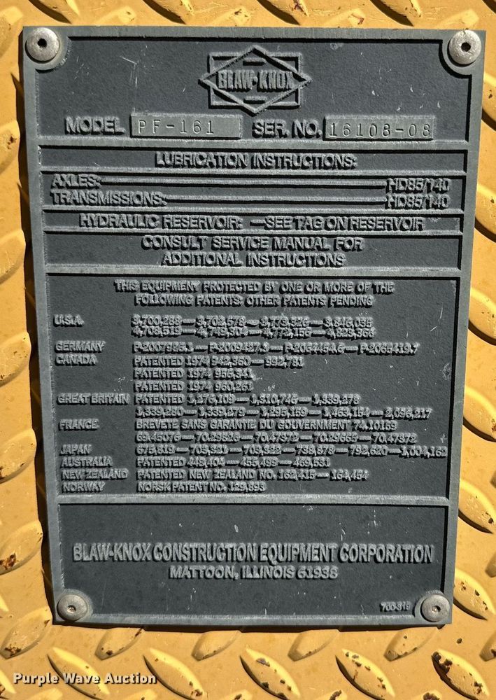 image for item DD3295 1996 Blaw Knox PF-161 paver