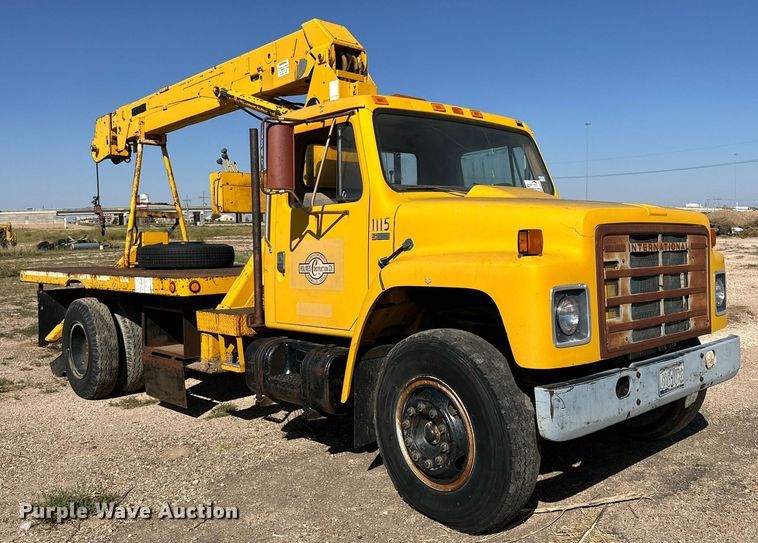 image for item DD3297 1979 International crane truck