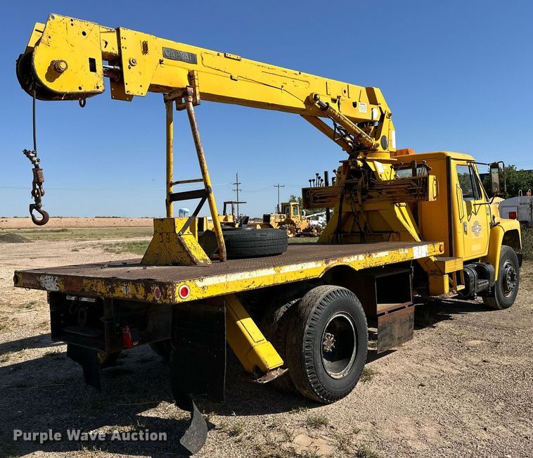 image for item DD3297 1979 International crane truck