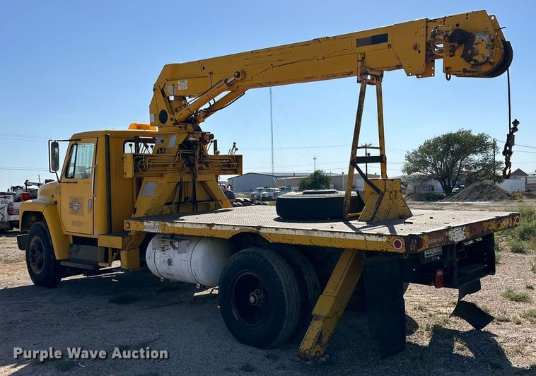 image for item DD3297 1979 International crane truck