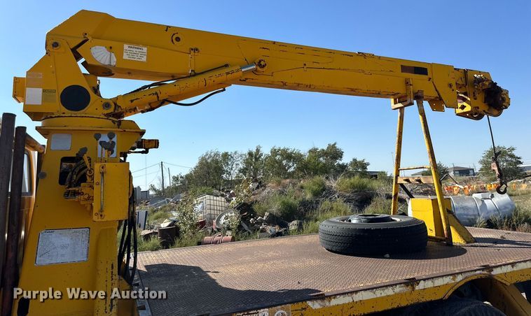 image for item DD3297 1979 International crane truck