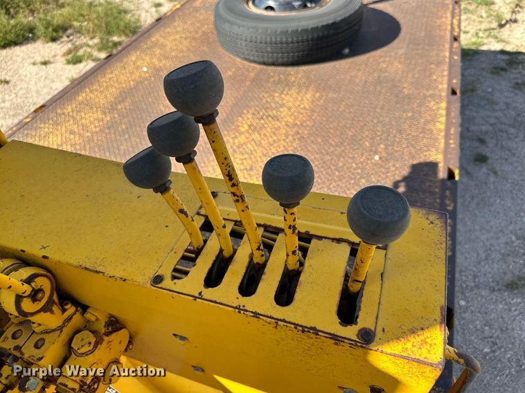 image for item DD3297 1979 International crane truck