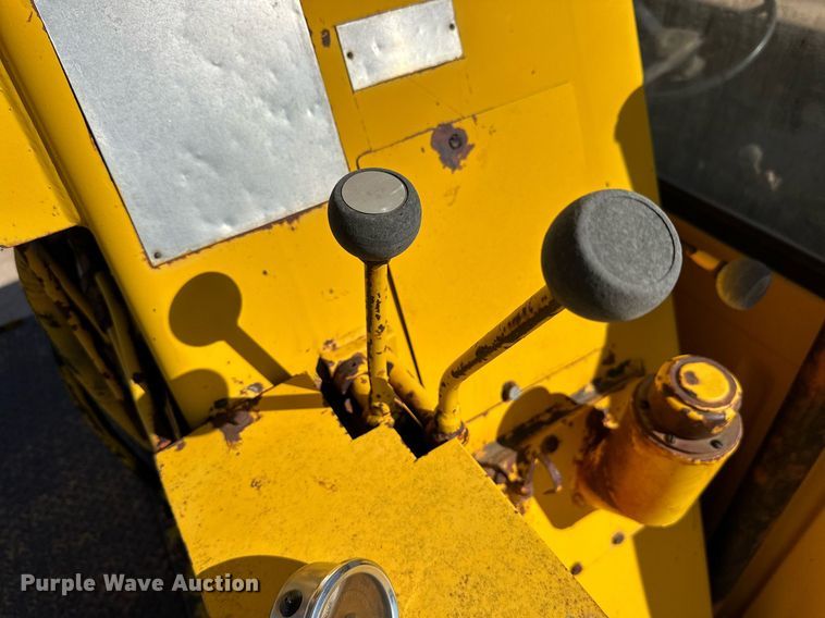 image for item DD3297 1979 International crane truck