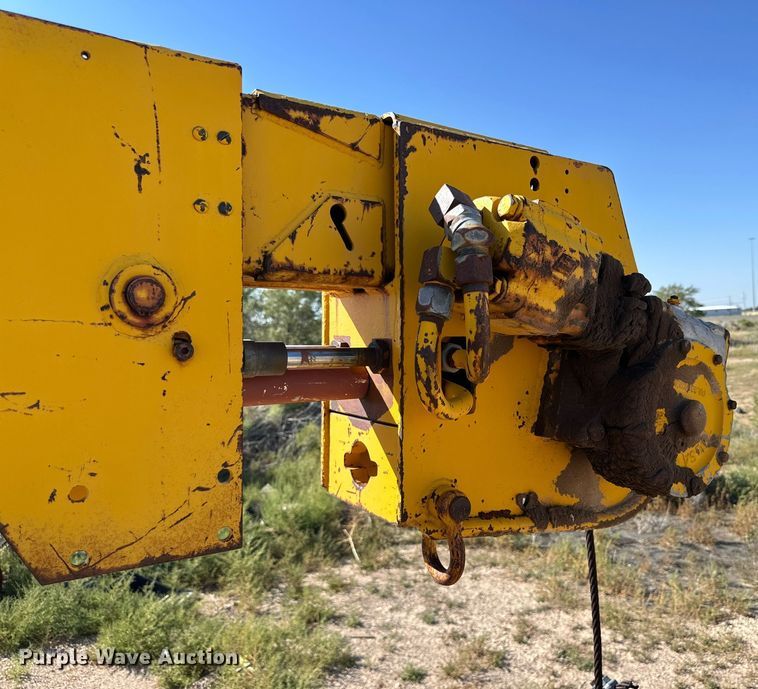 image for item DD3297 1979 International crane truck