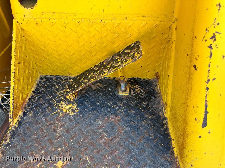 image for item DD3297 1979 International crane truck