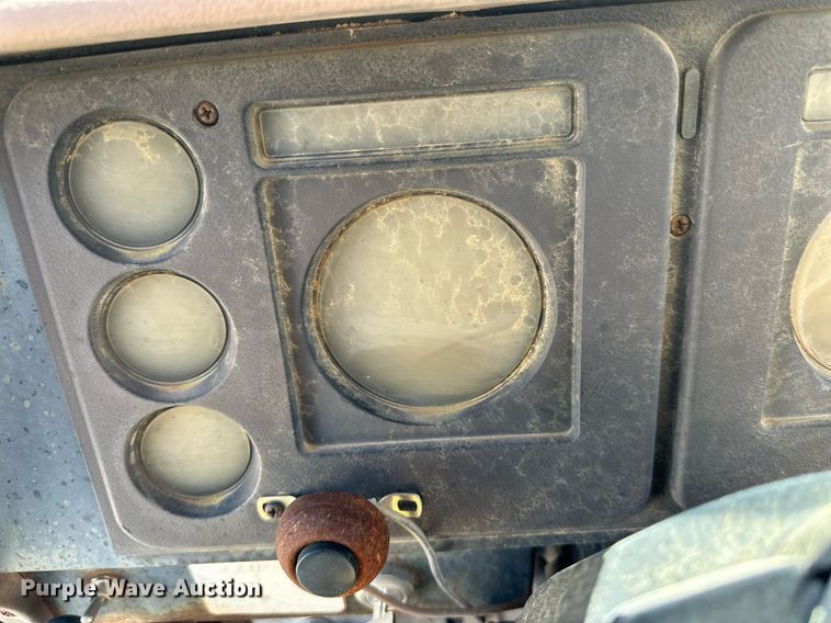 image for item DD3297 1979 International crane truck