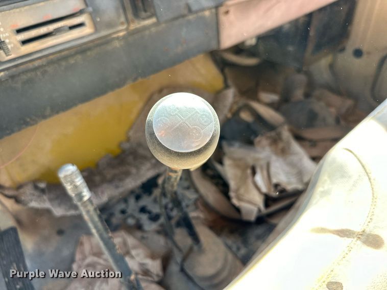 image for item DD3297 1979 International crane truck