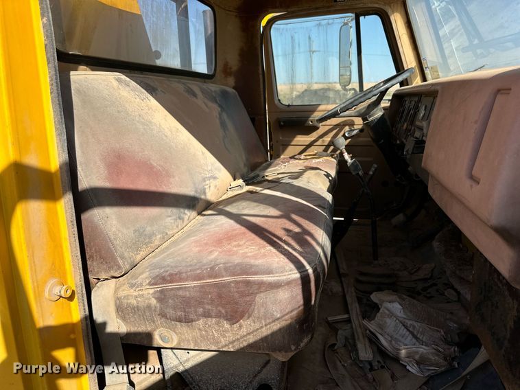 image for item DD3297 1979 International crane truck