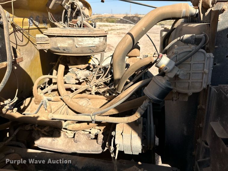 image for item DD3297 1979 International crane truck