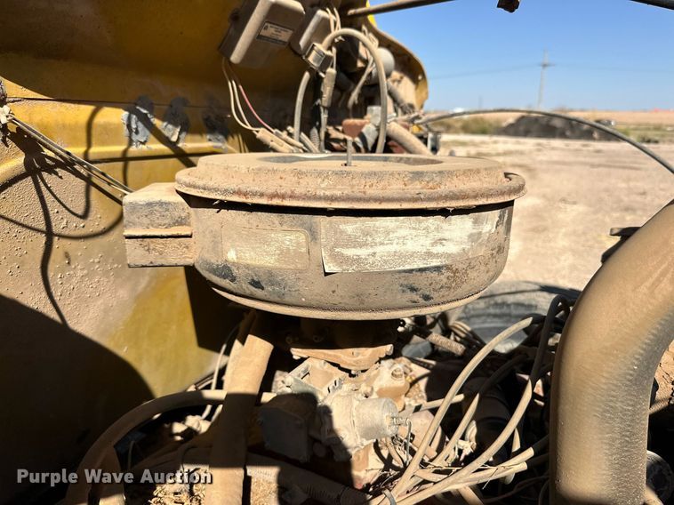 image for item DD3297 1979 International crane truck