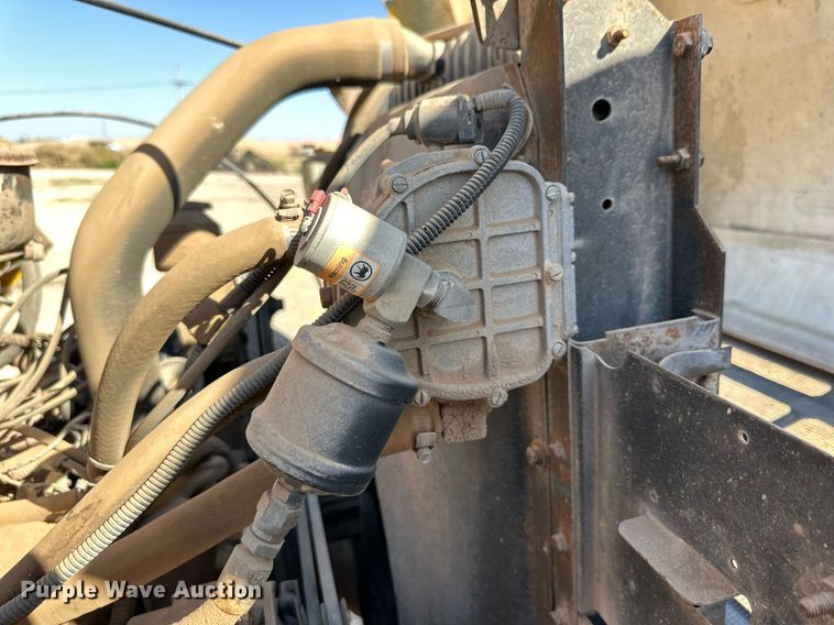 image for item DD3297 1979 International crane truck