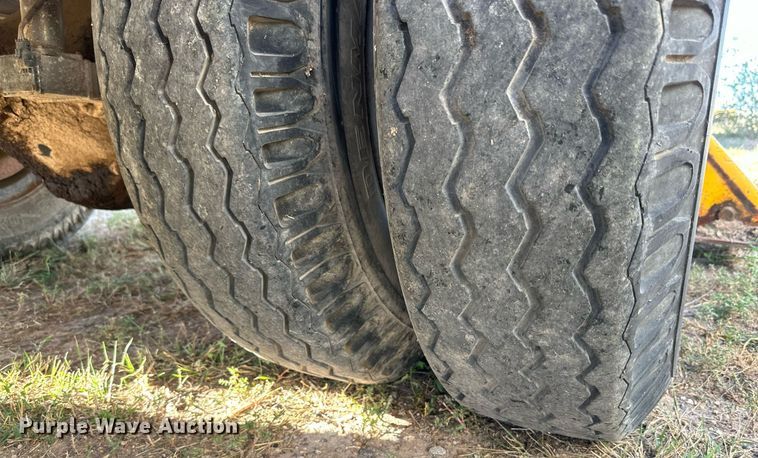 image for item DD3297 1979 International crane truck