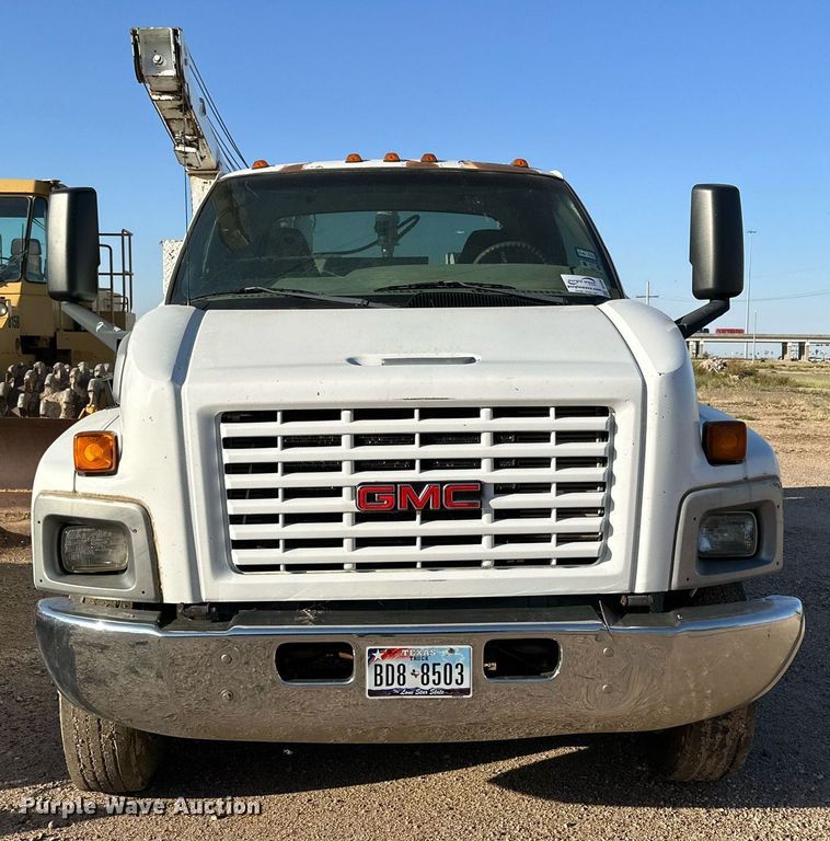 image for item DD3300 2005 GMC C6500 utility / service truck