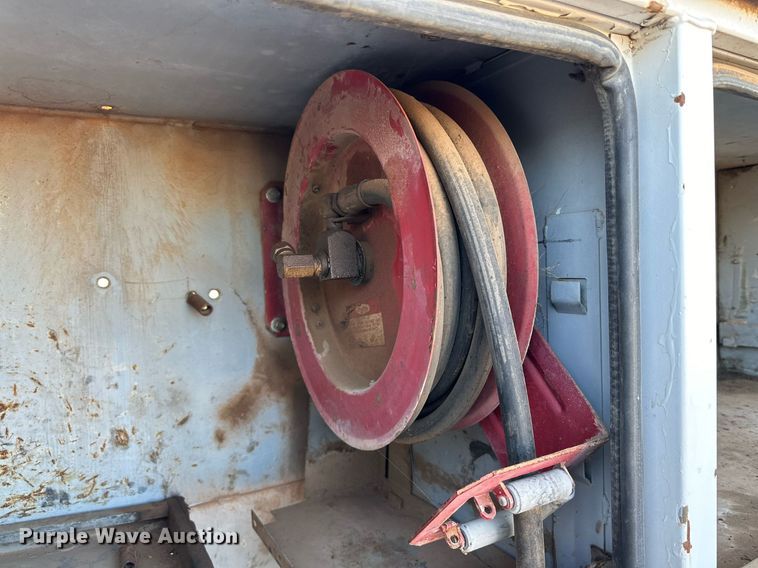 image for item DD3300 2005 GMC C6500 utility / service truck