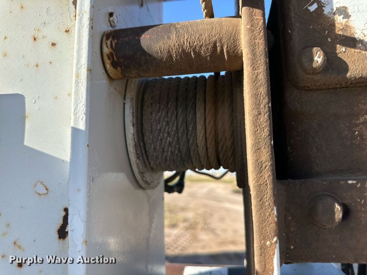 image for item DD3300 2005 GMC C6500 utility / service truck