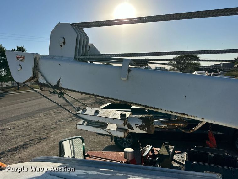 image for item DD3300 2005 GMC C6500 utility / service truck