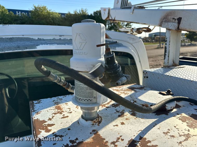 image for item DD3300 2005 GMC C6500 utility / service truck