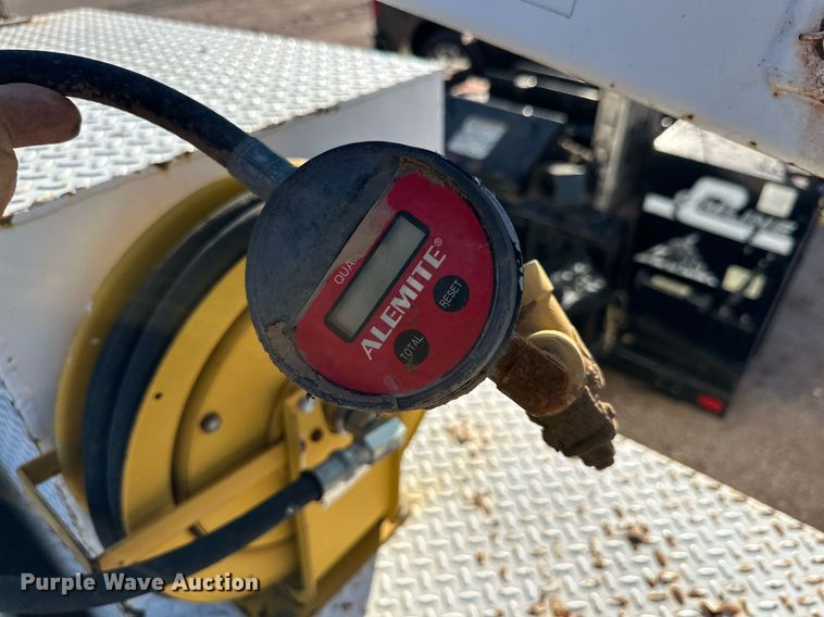 image for item DD3300 2005 GMC C6500 utility / service truck