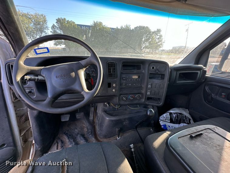image for item DD3300 2005 GMC C6500 utility / service truck