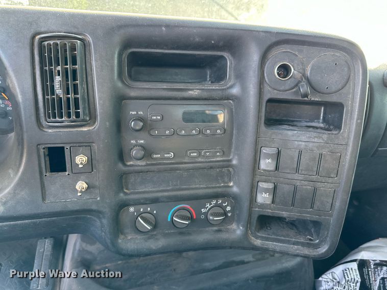 image for item DD3300 2005 GMC C6500 utility / service truck