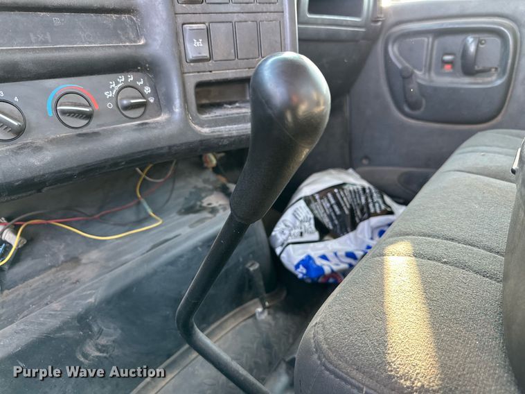 image for item DD3300 2005 GMC C6500 utility / service truck