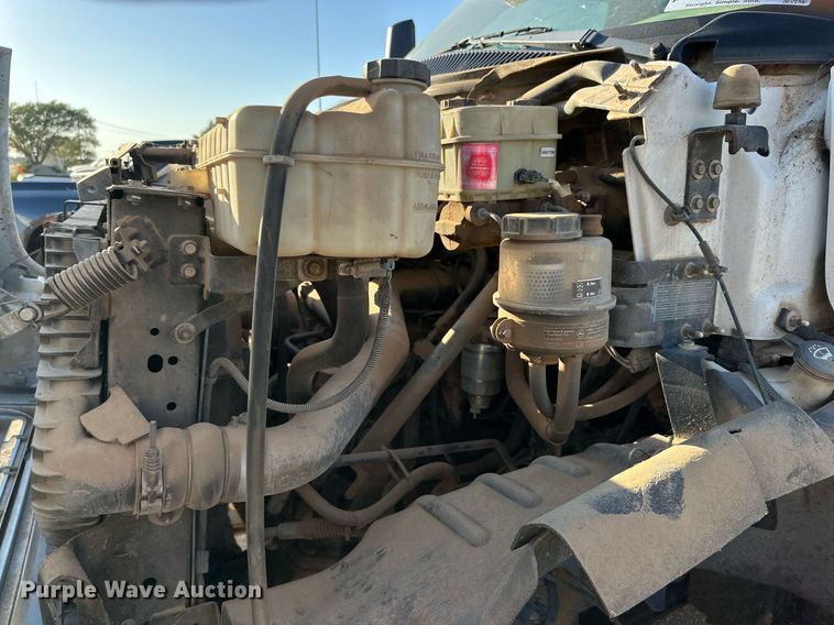 image for item DD3300 2005 GMC C6500 utility / service truck