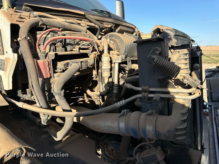 image for item DD3300 2005 GMC C6500 utility / service truck