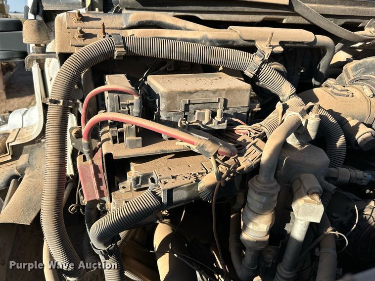 image for item DD3300 2005 GMC C6500 utility / service truck