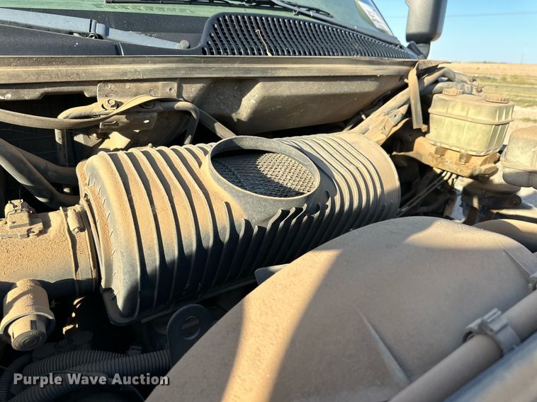 image for item DD3300 2005 GMC C6500 utility / service truck