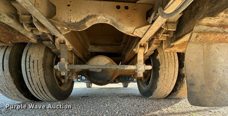 image for item DD3300 2005 GMC C6500 utility / service truck