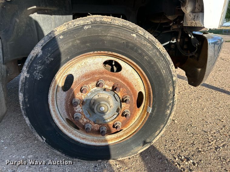 image for item DD3300 2005 GMC C6500 utility / service truck