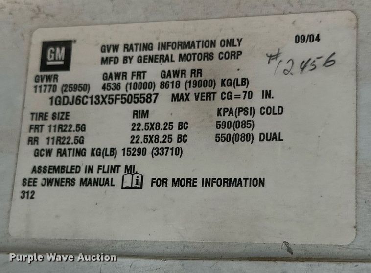 image for item DD3300 2005 GMC C6500 utility / service truck