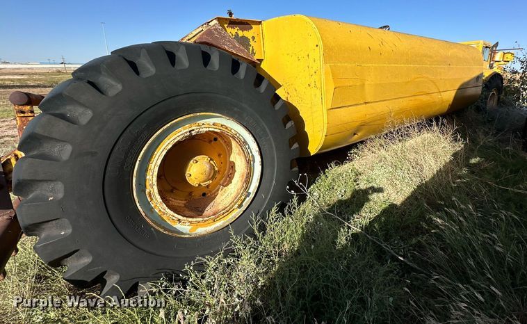 image for item DD3301 Caterpillar water wagon